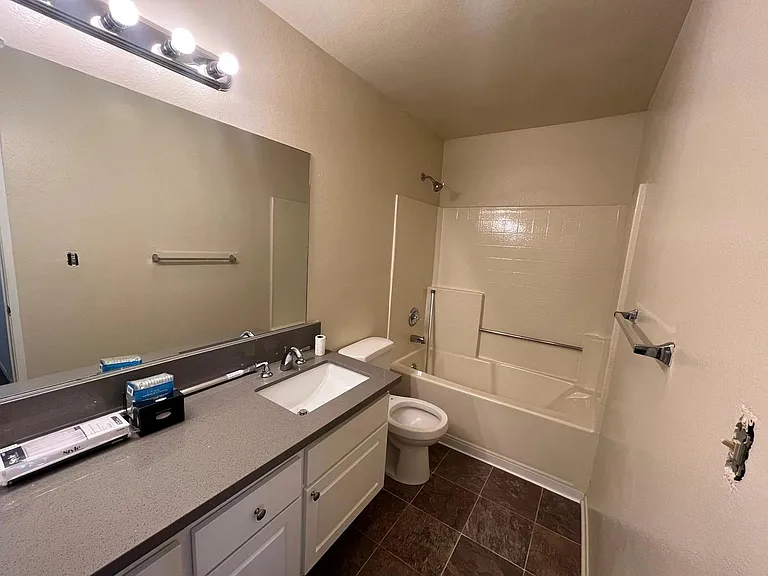 301 E Verdugo Ave #208 — Photo 12