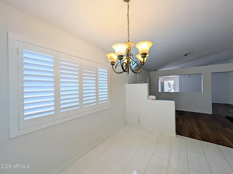 2824 W Angela Dr — Photo 24