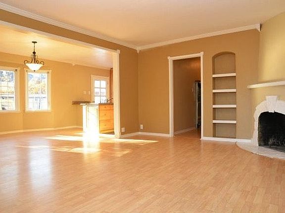 4th image of 1105 9th Ave