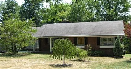3909 Lewis Cir photo 1