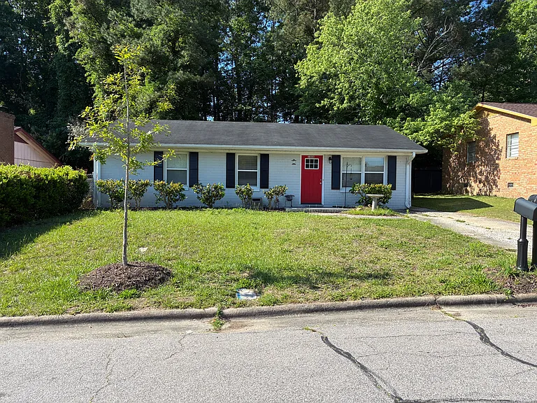 1008 Ancroft Ave — Photo 1