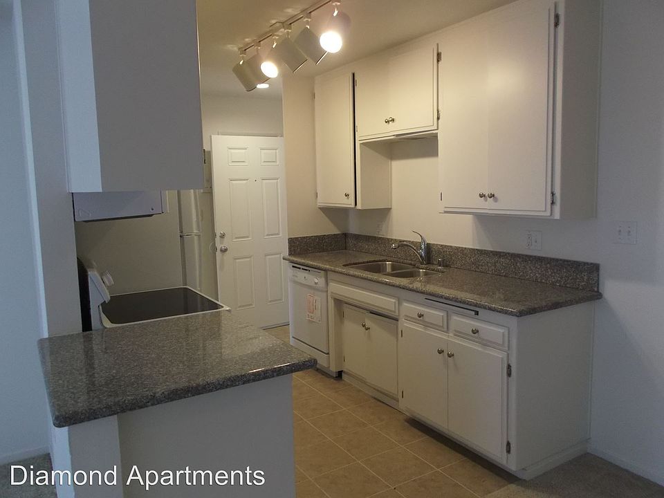 1st image of 4721 Lamont St APT 01