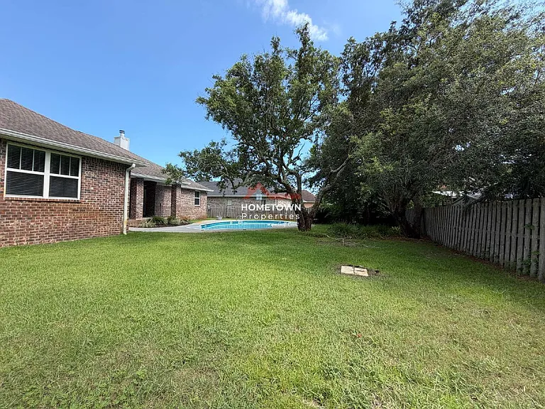1467 W Shores Blvd — Photo 48