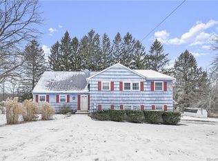 1 Pepperidge Rd, Newtown, CT 06470