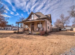 407 SW 3rd St, Tuttle, OK 73089
