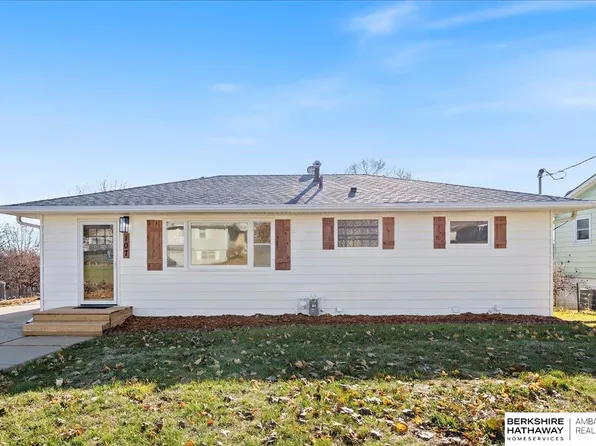 107 Harolds Dr, Glenwood, IA 51534