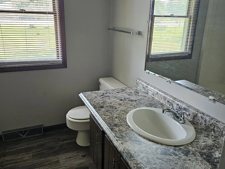 522 W 30th St — Photo 21