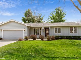 7716 Goodman Dr, Urbandale, IA 50322