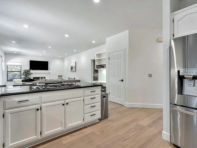 133 Madrid Way — Photo 17