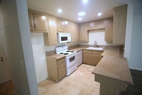 2000 Farrell Ave #7A — Photo 3