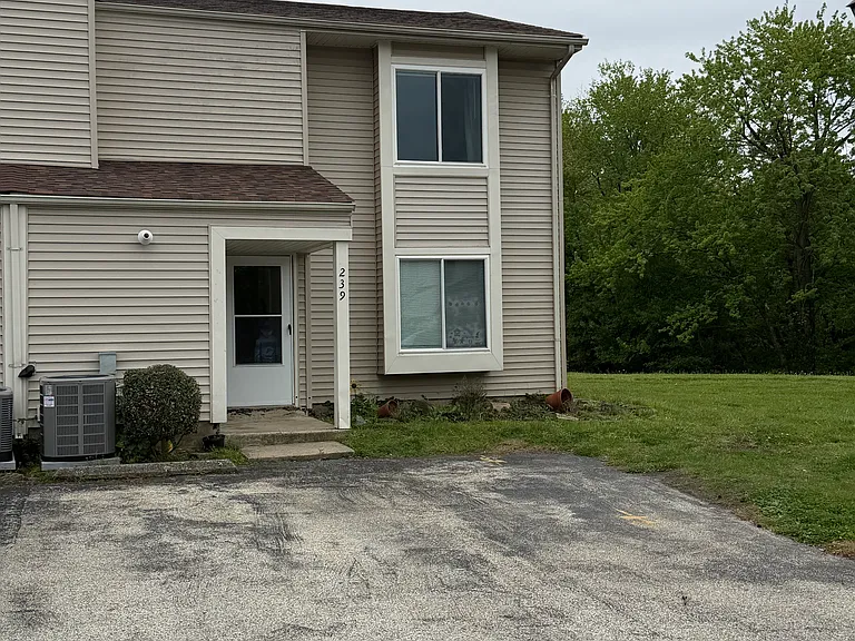 239 Fir Tree Ct — Photo 1