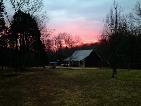 7061 E Plunders Creek Rd, Dickson, TN 37055