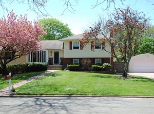2 Nita St, East Northport, NY