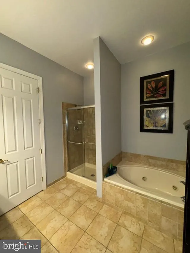3 bed, 2.5 bath, 3805 sqft, $3,695 — Photo 4
