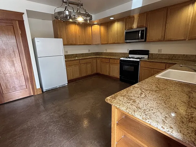431thompson — Photo 2