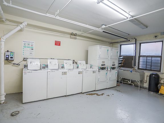 4th image of 4718 N Winthrop Ave #L3
