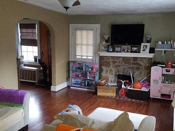 2nd image of 167 Wildhurst Ave NE