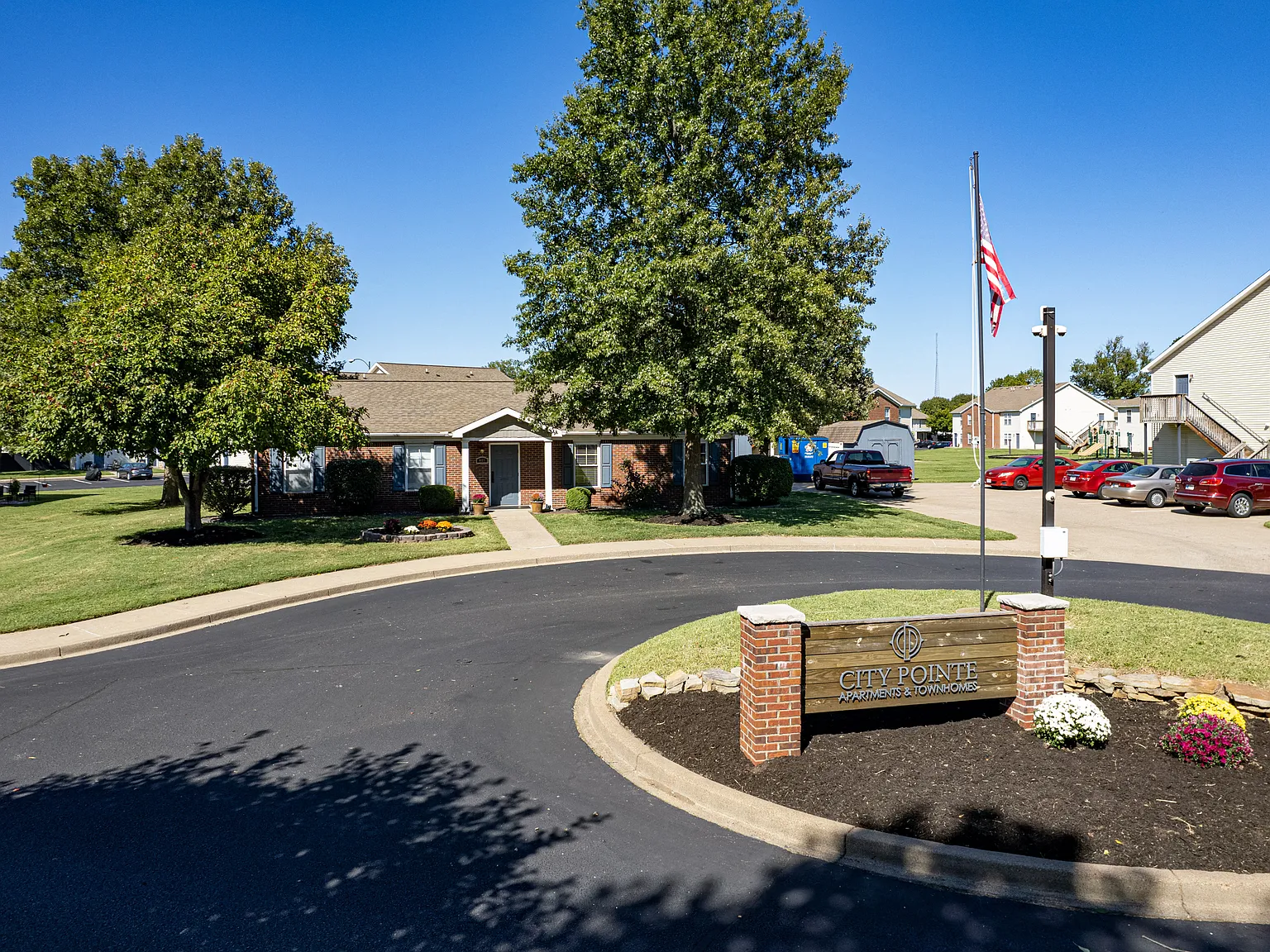 City Pointe — Photo 2