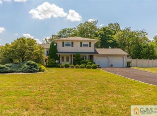 14 Rota Dr, Parlin, NJ 08859