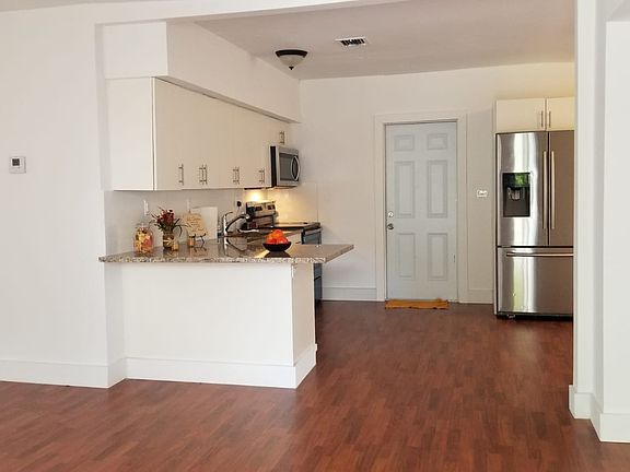 4th image of 1552 NE 152nd St