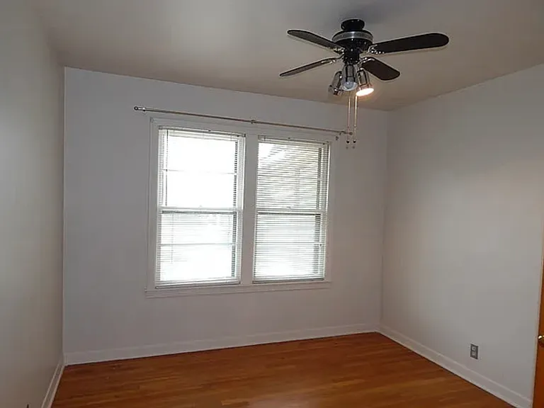 222 Wayside Dr — Photo 4
