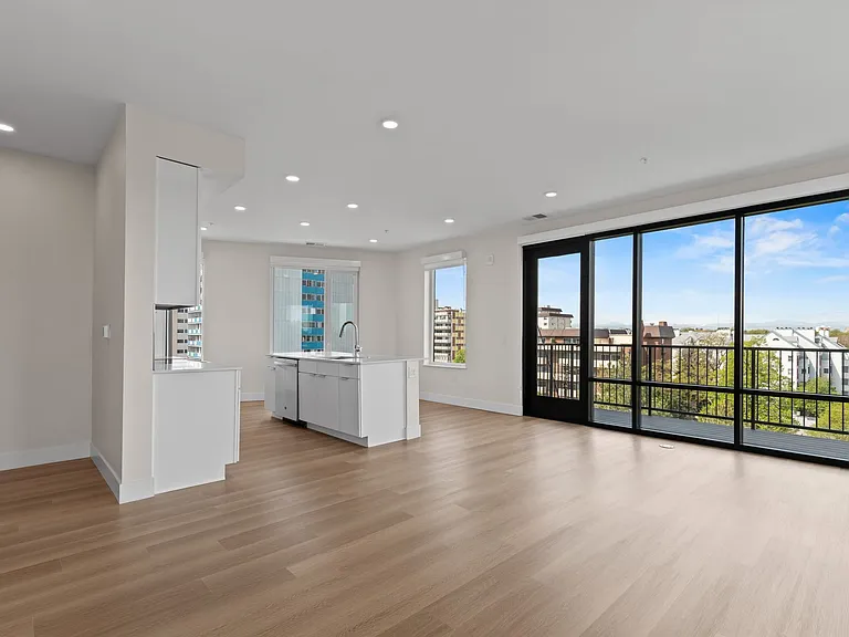 Frameline Apartments — Photo 34