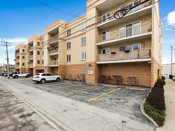 3rd image of 4700 N Harlem Ave APT 406