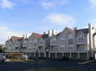 35 Edinburgh Ct, Edison, NJ 08820