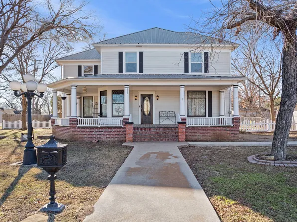 900 W 6th St, Mc Gregor, TX 76657