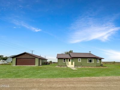 301 Main St, Zahl, ND, 58856