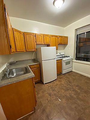 5th image of 1405 71st St #B7
