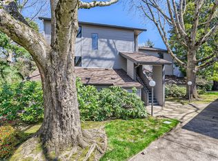 8933 SW Fairview Pl, Tigard, OR 97223