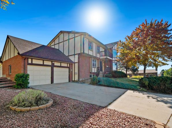 7404 Queen Cir