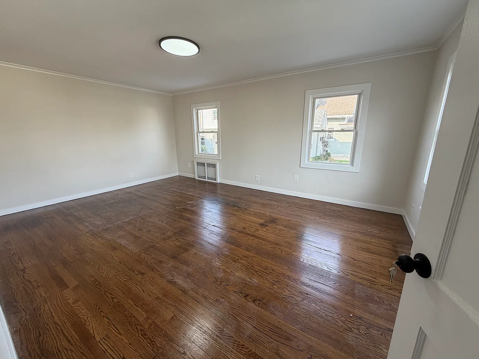3 bed, 1000 sqft, $3,450 — Photo 2