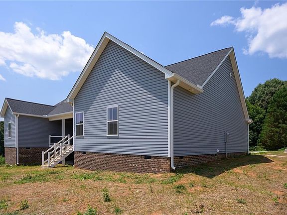 2nd image of 121 Winchester Dr