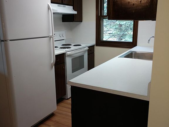 3rd image of 155 Mead St APT 3