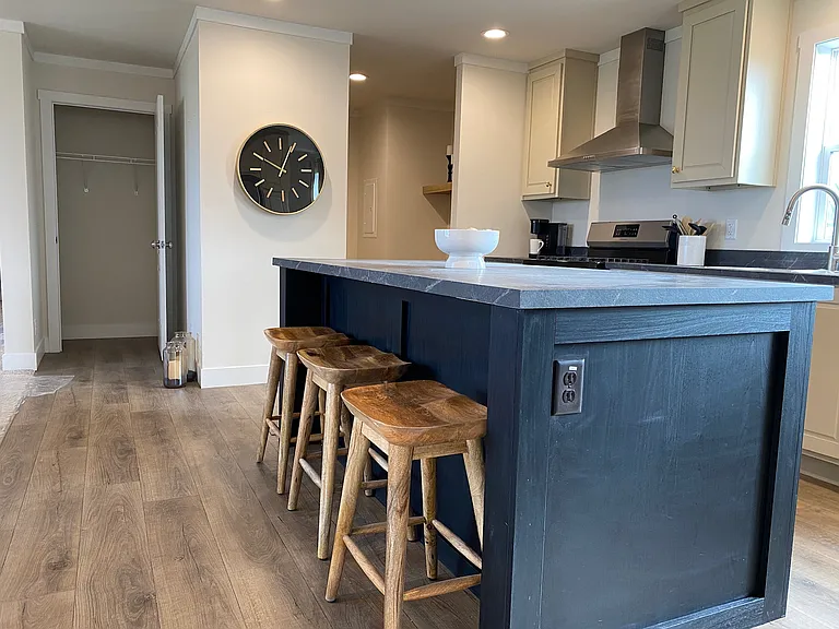 Newburg Meadows — Photo 15
