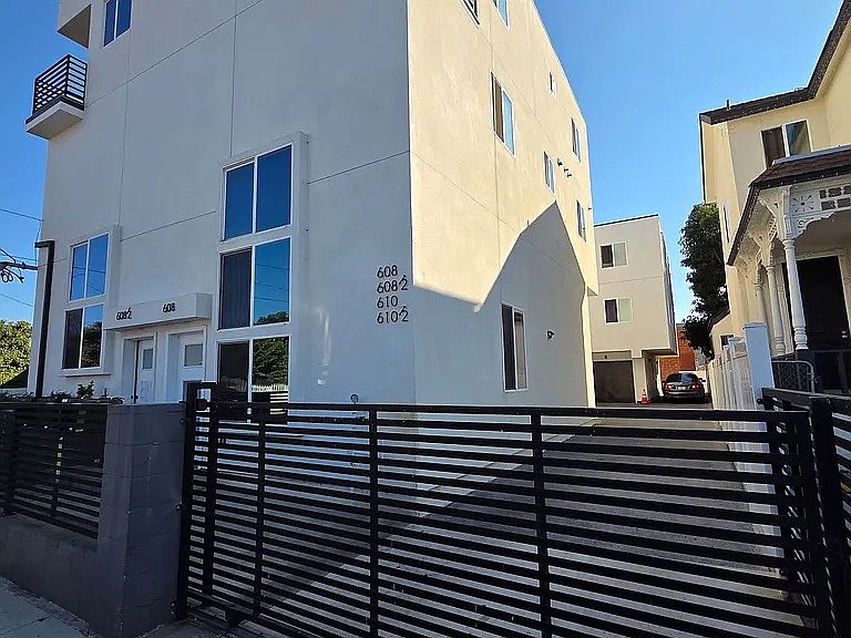 1st image of 608 1/2 E 29th St #608
