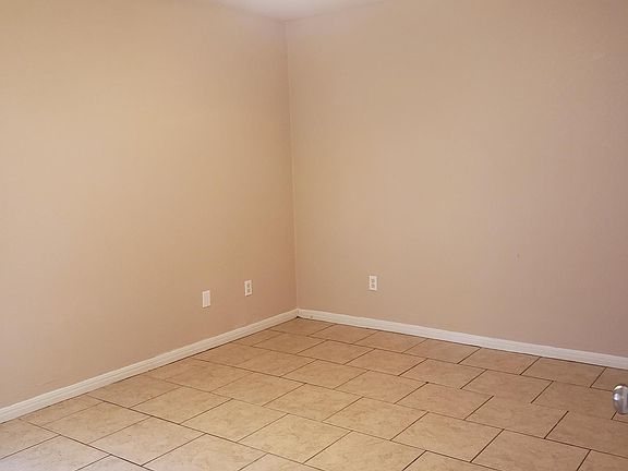 4th image of 217 E Craven Ave