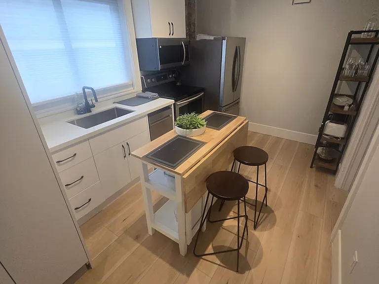 251 Silverthorn Ave #MAIN — Photo 30
