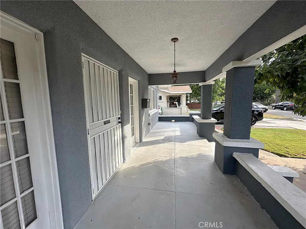 2 bed, 1220 sqft, $3,200 — Photo 2