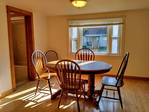 5th image of 23433 Elm Ave