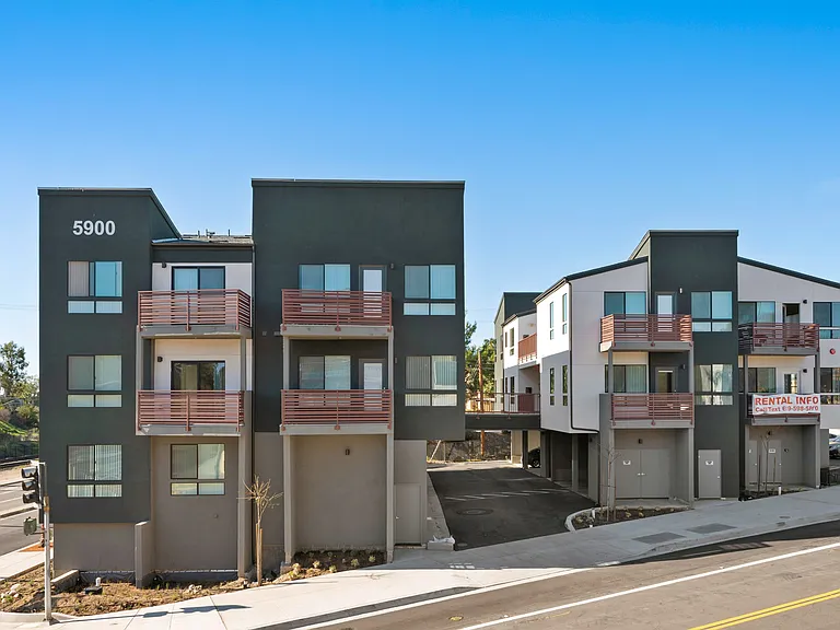 5900 Severin Dr — Photo 3
