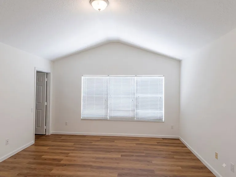 831 Enclair St — Photo 9