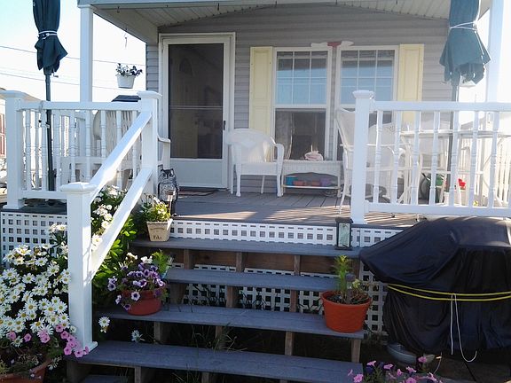Waterfront 140 SF Deck