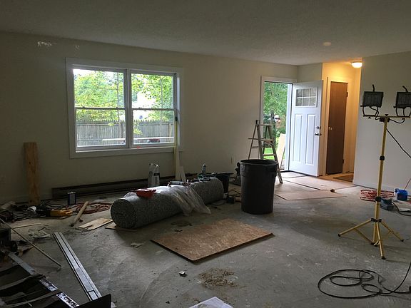 4th image of 18 Allen Dr #C