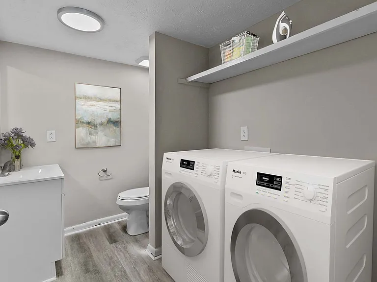 Elizabeth Street Townhomes — Photo 36