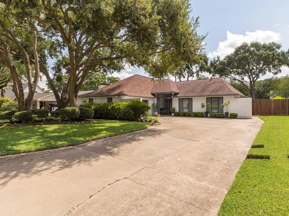 906 Eva Dr, Katy, TX 77493