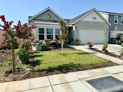 6325 E Robinson Ave, Fresno, CA, 93727