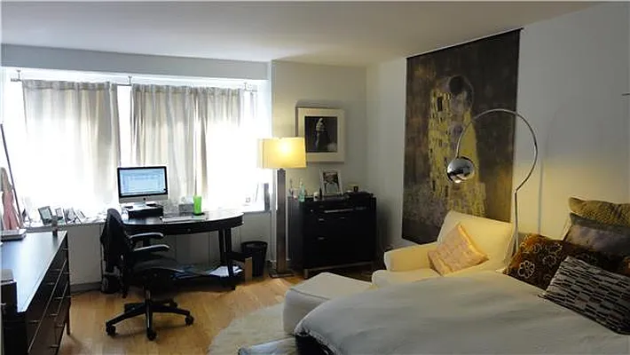 Rented by R New York | media 8